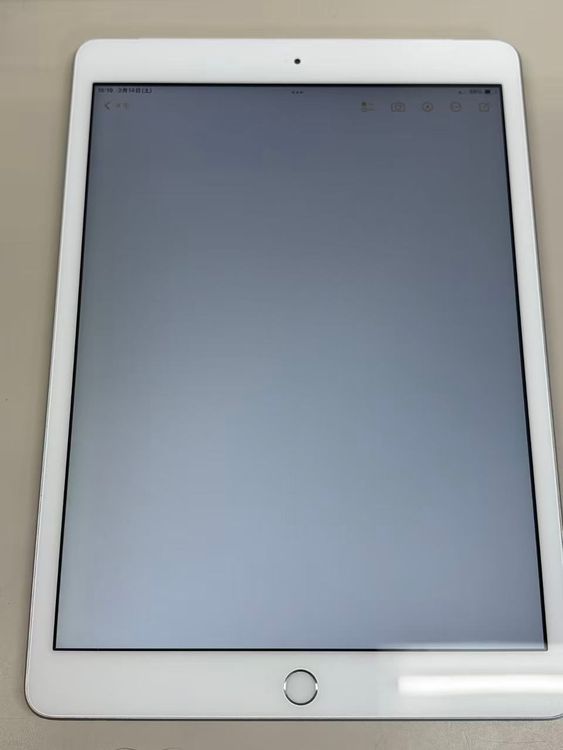 ���� ����89% SIM�ե꡼iPad (��8����) 32GB ����С�