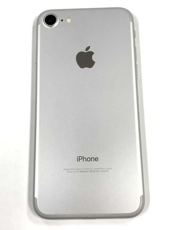 �ڥ�Х���BOX�ۿ���Ʊ�� ����86%SIM�ե꡼ iPhone7  32GB ����С�
