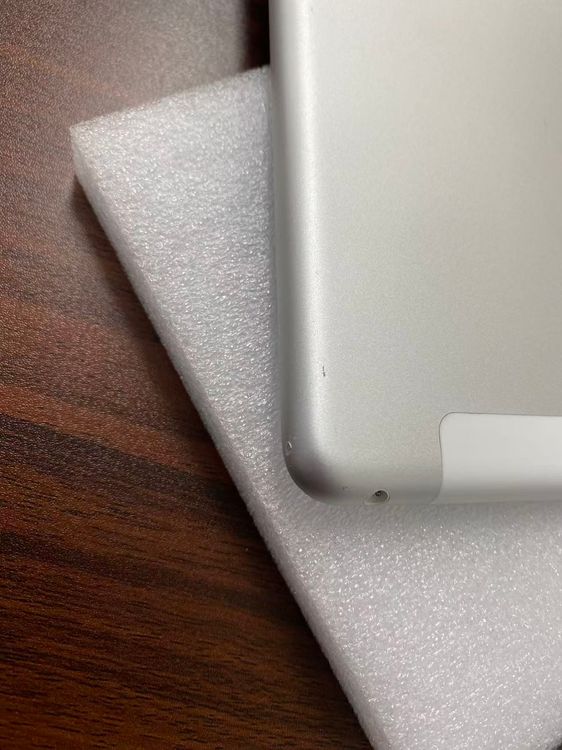 ����100��Apple iPad7 Wi-Fi + Cellular 32GB������С�