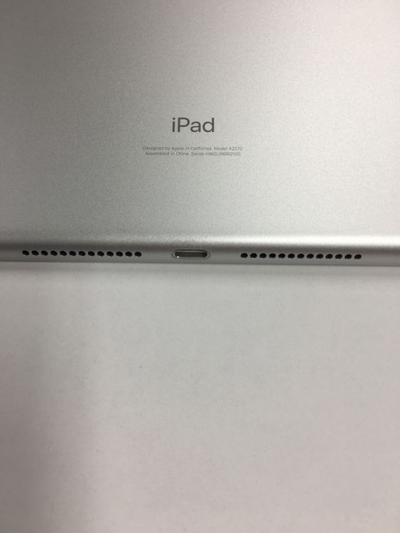 �ڥ�Х���BOX��Ķ���� Apple iPad ��8���� 32GB WiFi��ǥ� ����С�