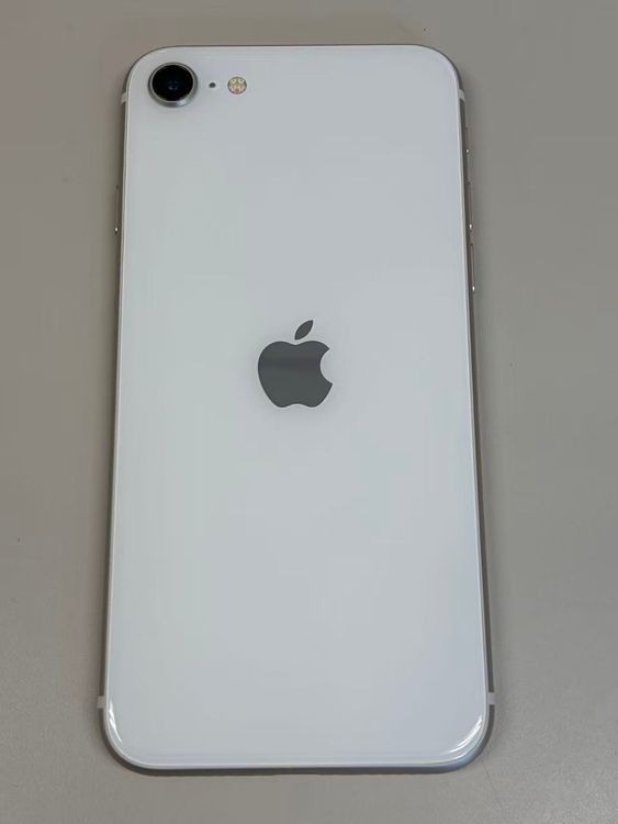�ڥ�Х���BOX�۶����� ����90%SIM�ե꡼ iPhone SE(�裳����) 256GB