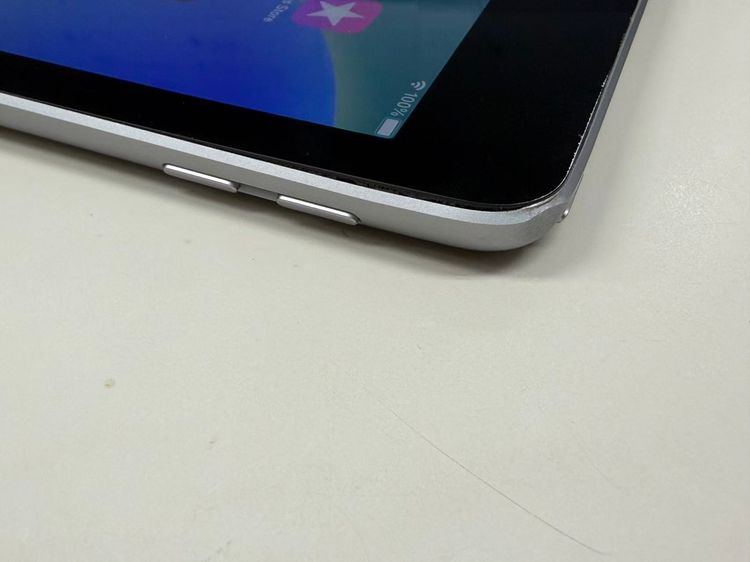 ����89�� iPad (��5����) 128GB ���ڡ������졡WIFI��