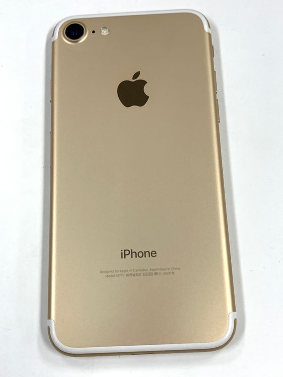 �ڥ�Х���BOX������ ����90%SIM�ե꡼ iPhone7 32GB �������