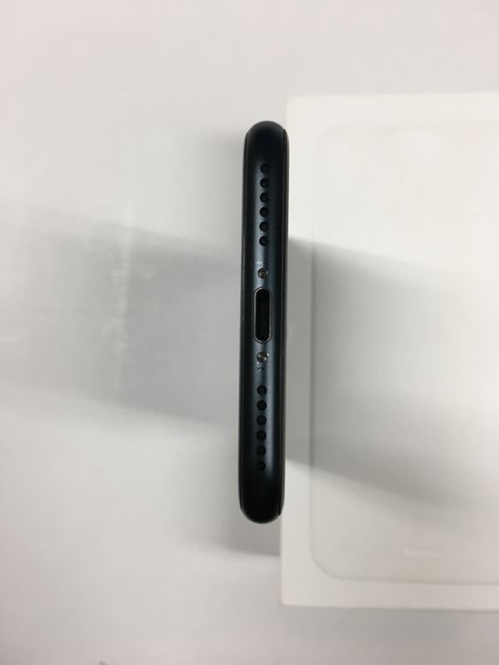 ��ư���������100���Ķ���� SIM�ե꡼ iPhone SE ��3���� 128GB