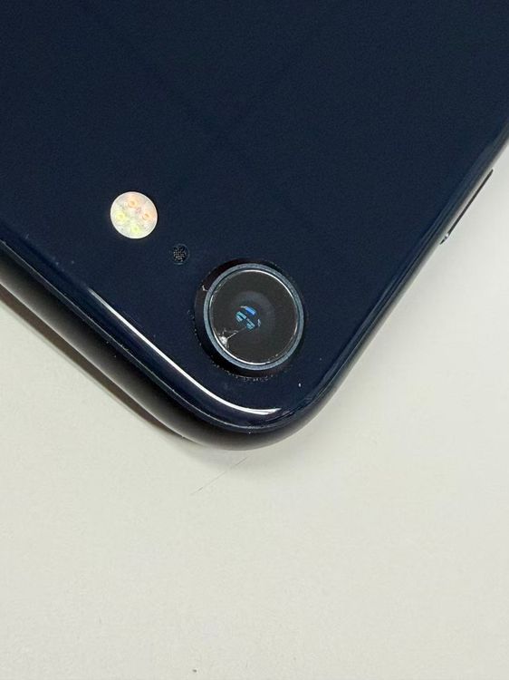 ����84%SIM�ե꡼ iPhone SE(�裳����) 64GB �ߥåɥʥ���