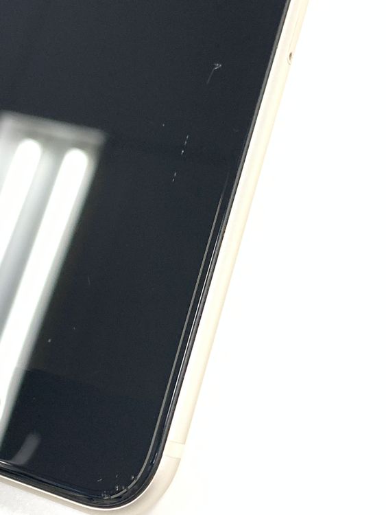 �ڥ�Х���BOX������100%SIM�ե꡼iPhone SE(�裳����) 64GB���������饤��