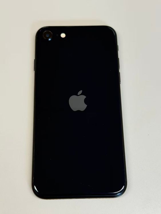 �ڥ�Х���BOX�� ������ ����98%SIM�ե꡼ iPhone SE(��3����) 64GB