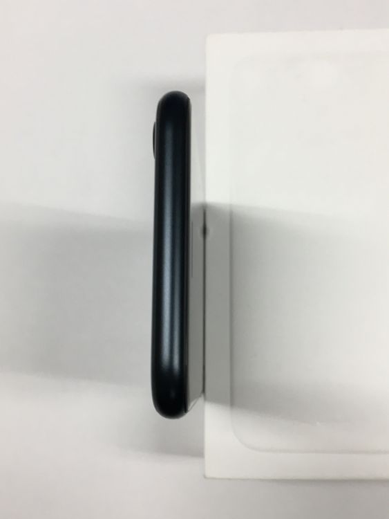 ��ư������ ����100������� SIM�ե꡼ iPhone SE ��3���� 64GB �ߥåɥʥ���