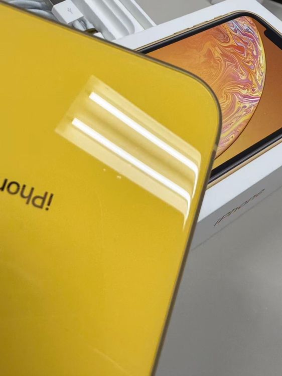 �ڥ�Х���BOX������ ����78%SIM�ե꡼ iPhoneXR 128GB ��������