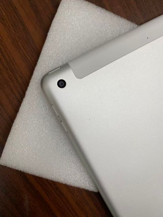 ����93��Apple iPad7 Wi-Fi + Cellular 32GB������С�