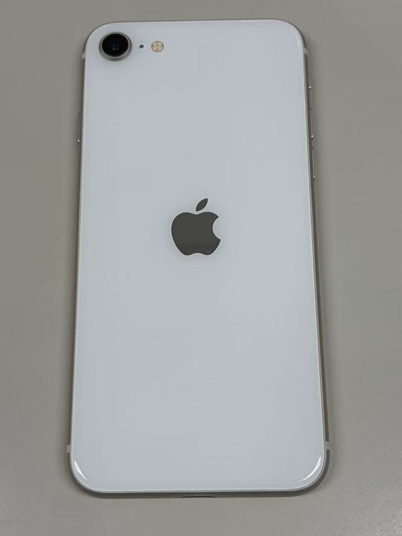 �ڥ�Х���BOX�ۿ���Ʊ�� ����88%SIM�ե꡼ iPhone SE(�裳����) 64GB