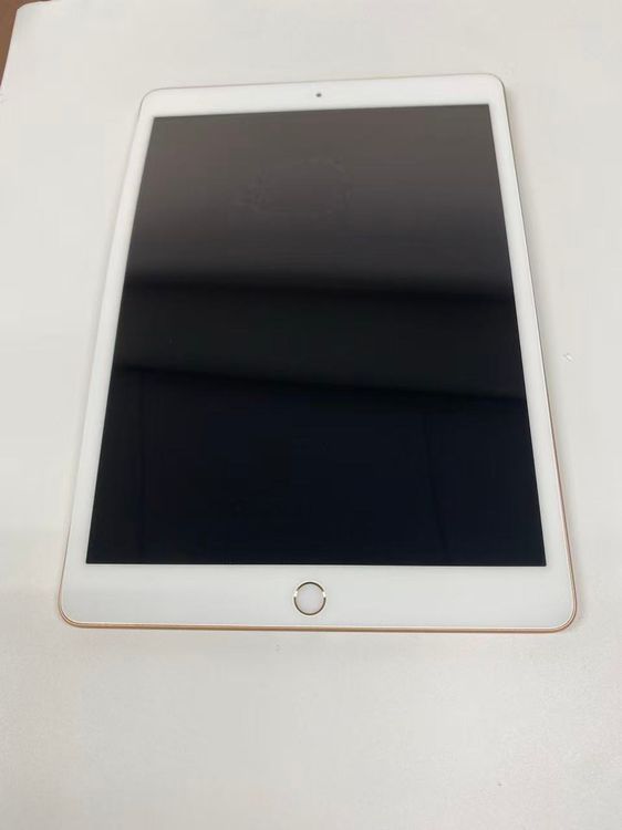 Apple iPad ��8���� Wi-Fi��128GB Gold �Хåƥ꡼��ĥ