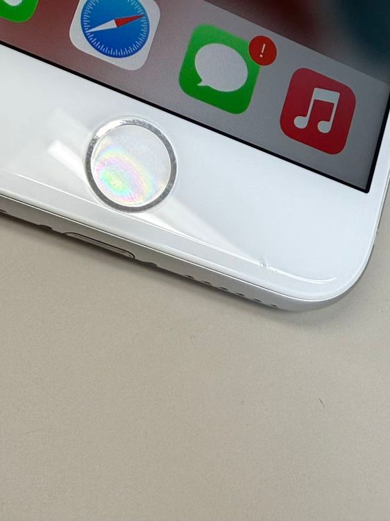 ���ʡ�����100%��SIM�ե꡼ iPhone 8 64GB ����С�