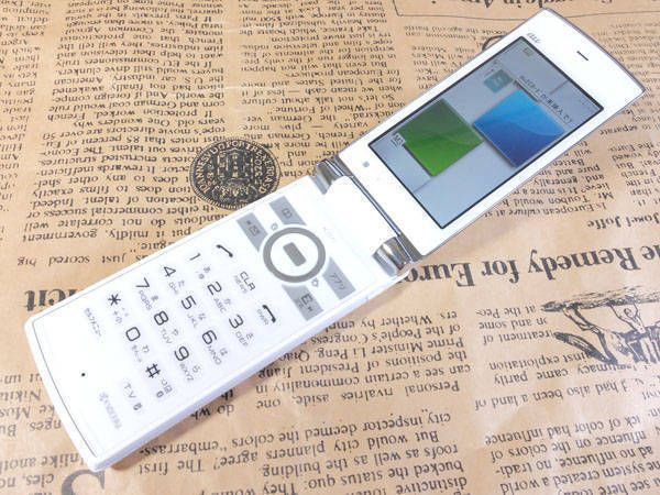 ������̤���Ѣ����å����ꥢ�Ѣ�au K011 �ۥ磻�Ȣ��᡼�����ݾ�