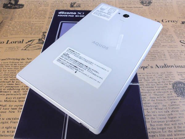 ������Ʊ�͢��ɥ��� docomo AQUOS PAD SH-06F��Ƚ���������