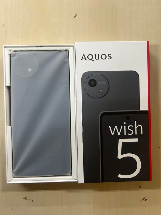 docomo AQUOS wish5 SH-52F []  4942857244236