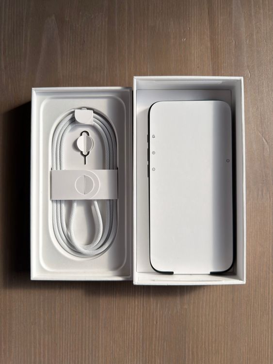 �ڶ����ʡ�¨ȯ����iPhone16e 128GB ������SIM�ե꡼