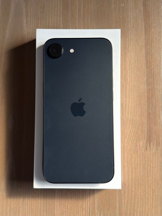 �ڶ����ʡ�¨ȯ����iPhone16e 128GB ������SIM�ե꡼