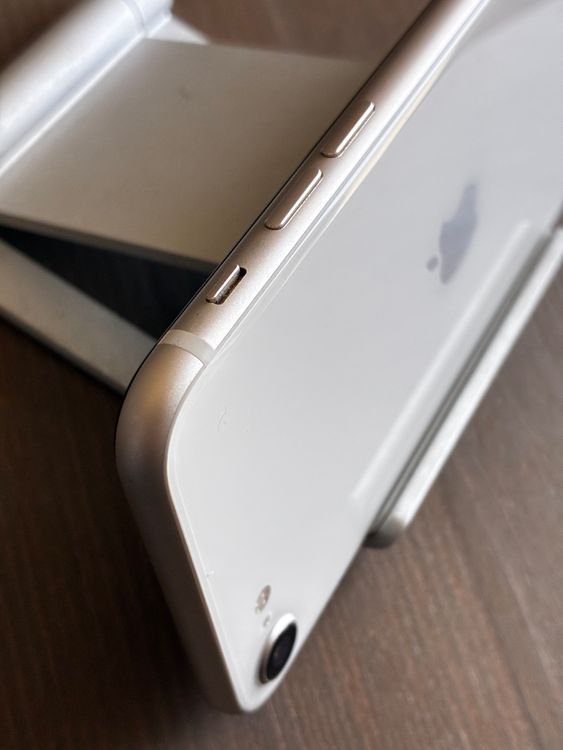 iPhone se3 128GB ���� ����̵��