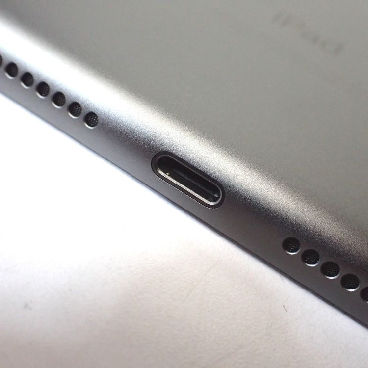 �ڼ��ߤʤߡۡ�Ft1382651��au��iPad����9����� 64GB�����