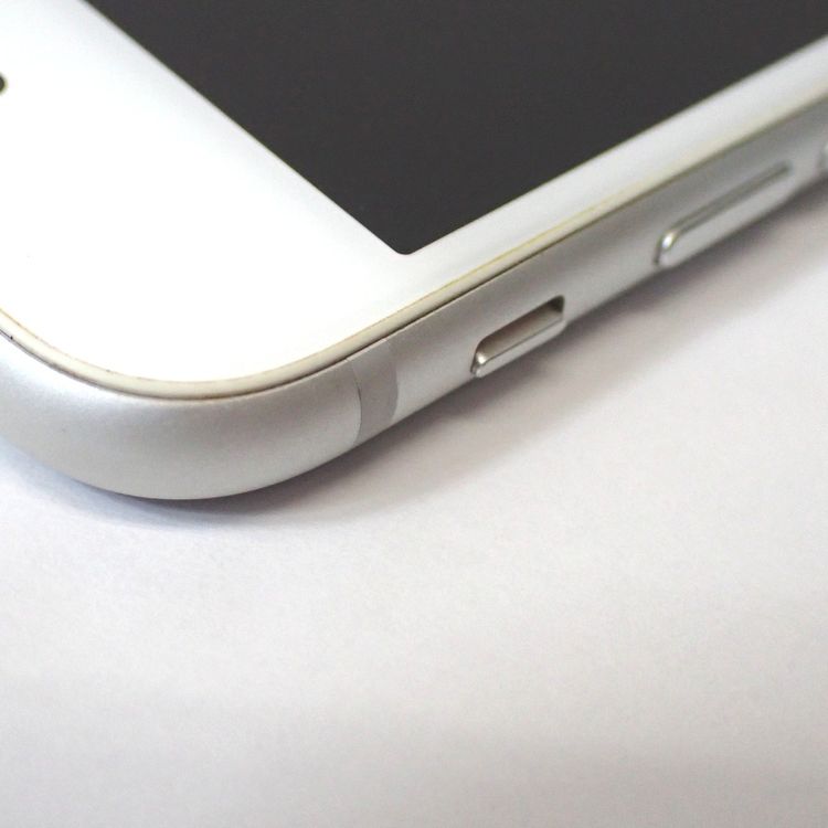 �ڼ��ߤʤߡۡ�Ft645773��au��iPhone8 64GB�����
