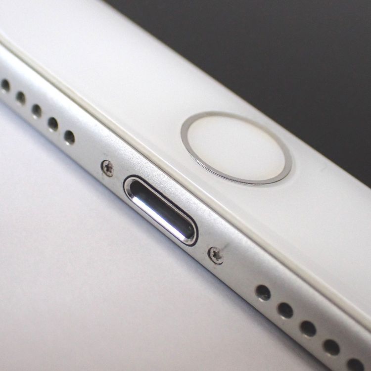 �ڼ��ߤʤߡۡ�Ft645773��au��iPhone8 64GB�����