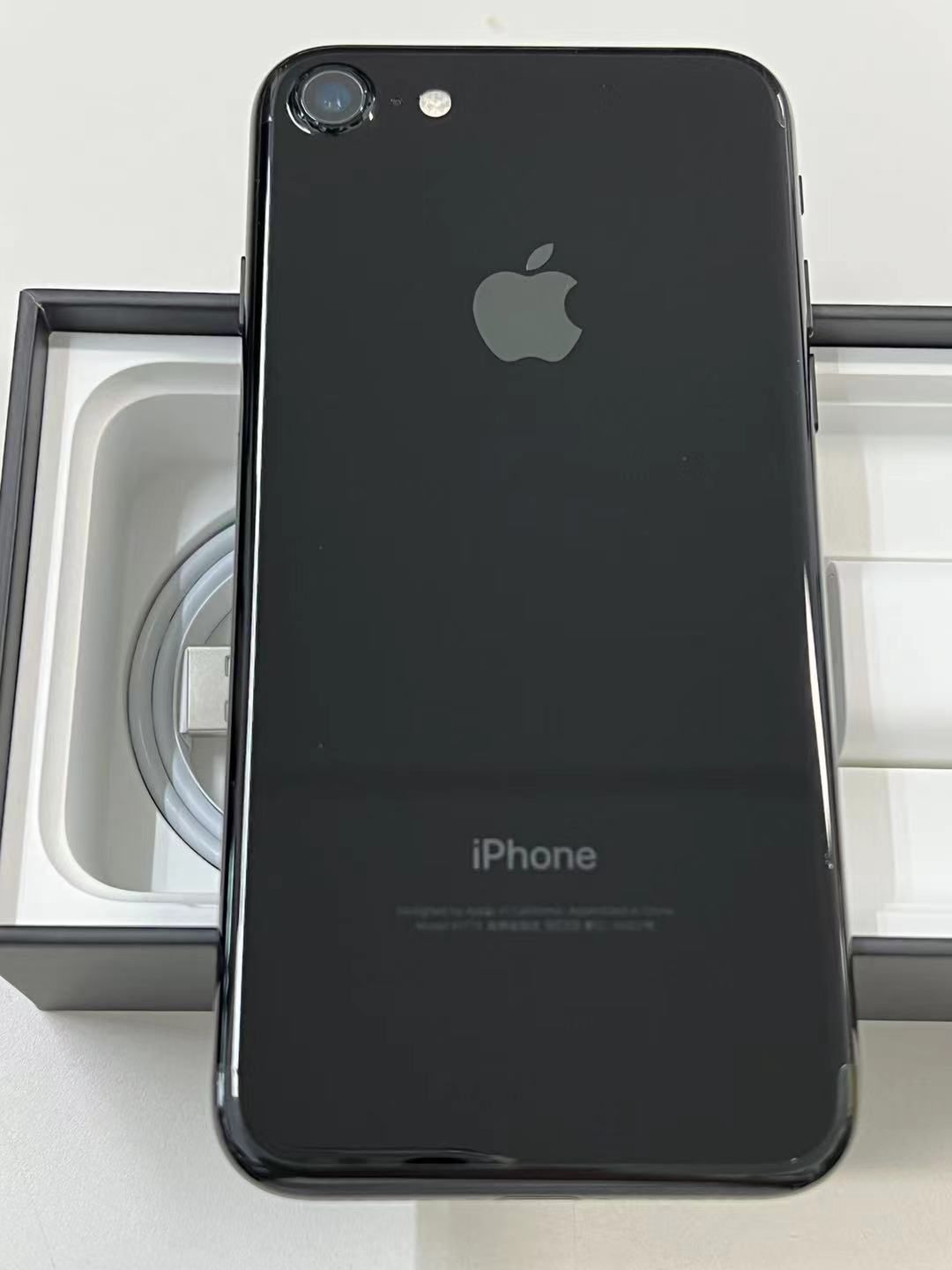 iPhone7 128GB ジェットブラック （IPhone 7 128GB - Jet Black - Ola  