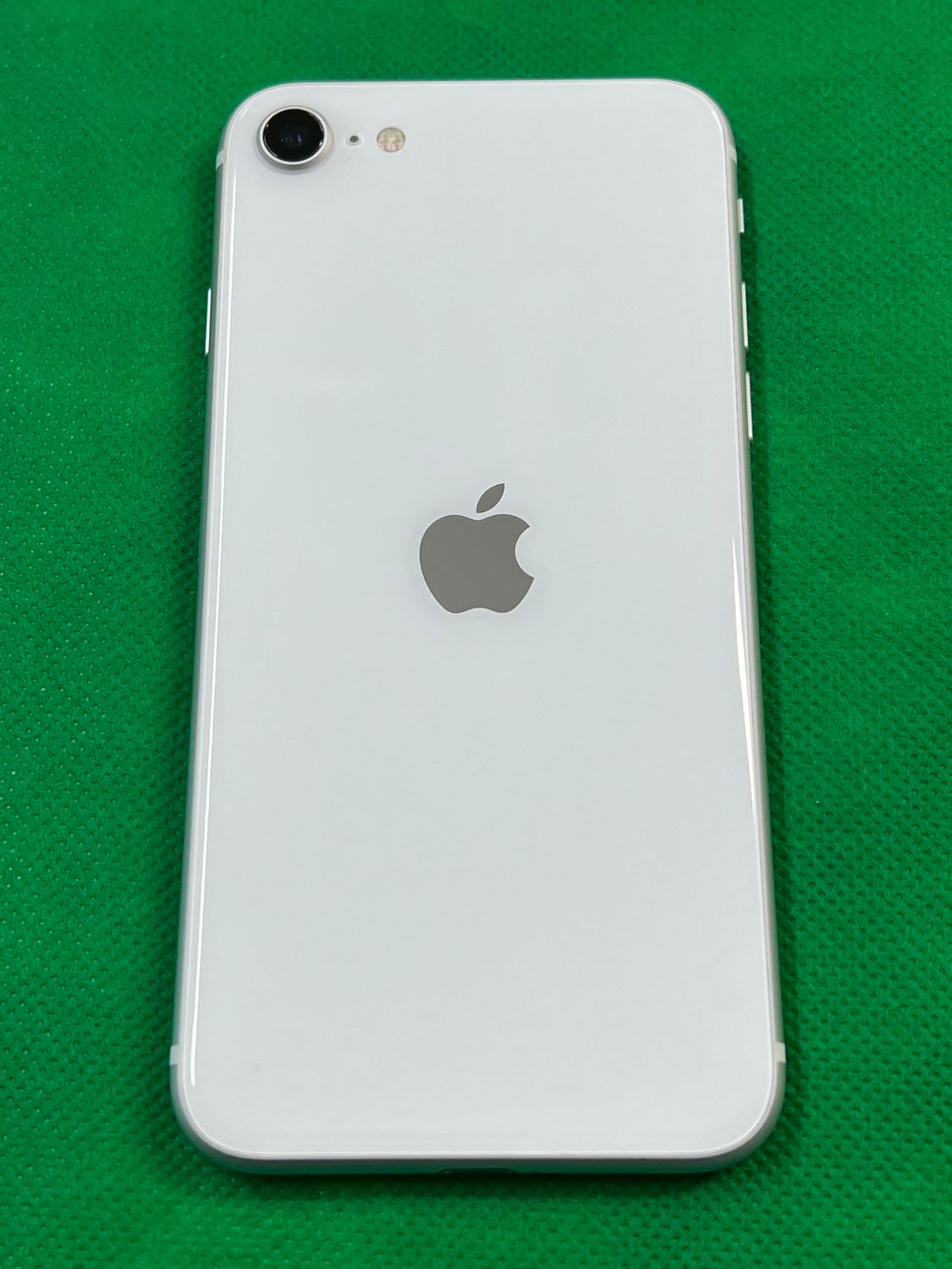 ムスビー｜美品 ストア版SIMフリー iPhone SE 第2世代 256GB ホワイト 