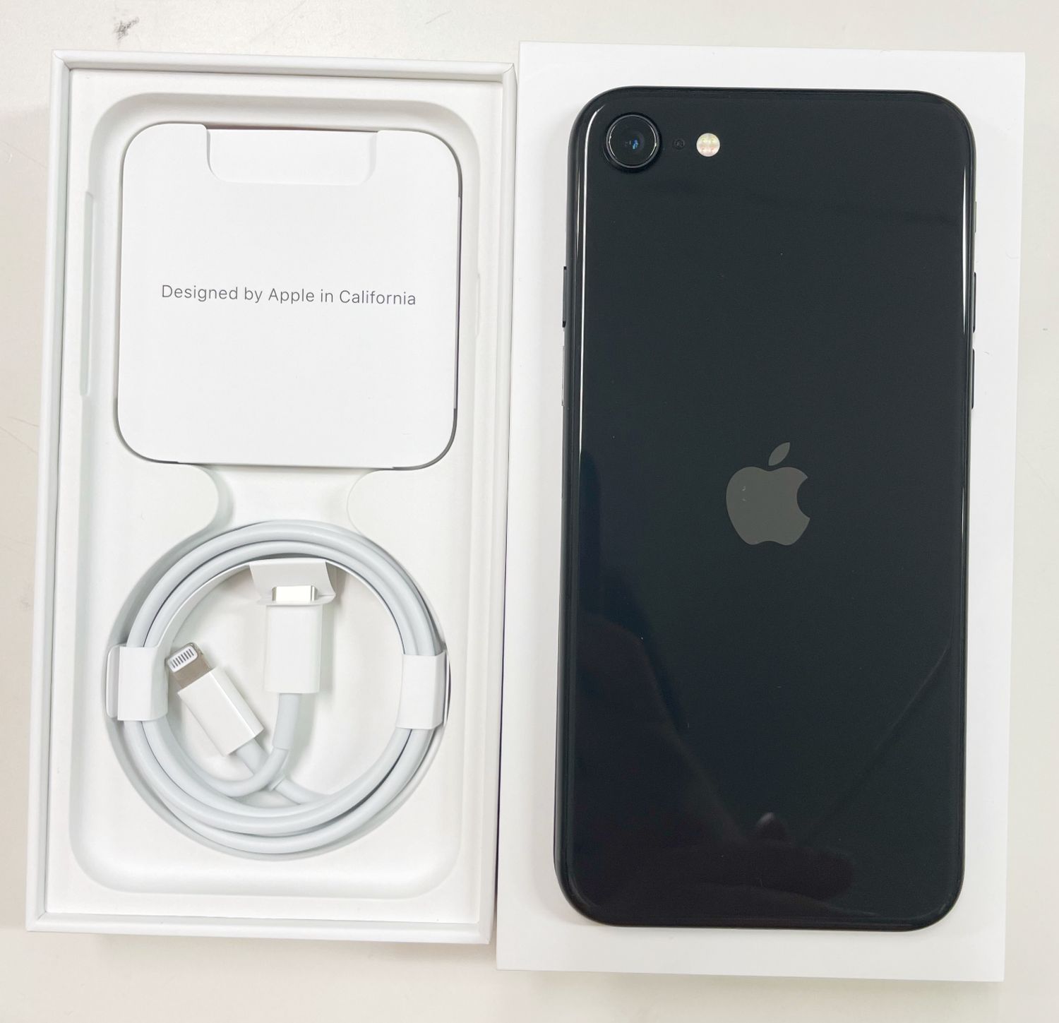 ムスビー｜「新品」SIMフリー iPhone SE 第2世代 64GB ブラック 判定〇  