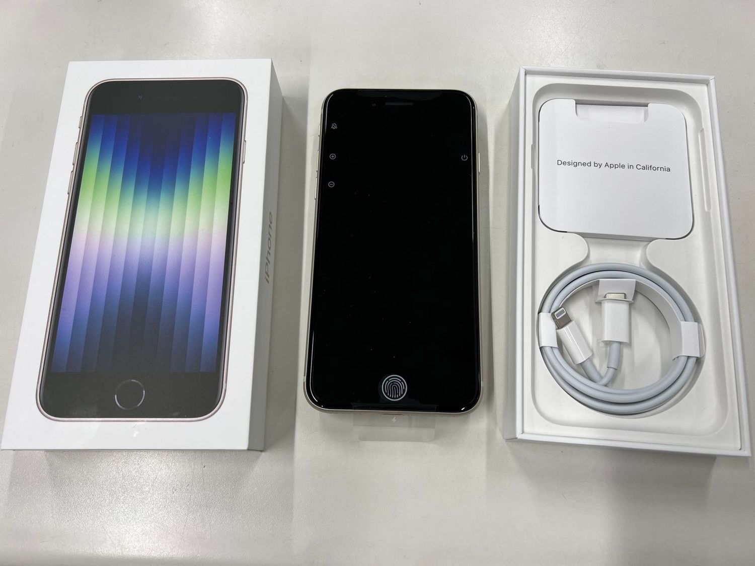 ムスビー｜未使用品 SIMフリー iPhone SE3 64GB スターライト メーカー  