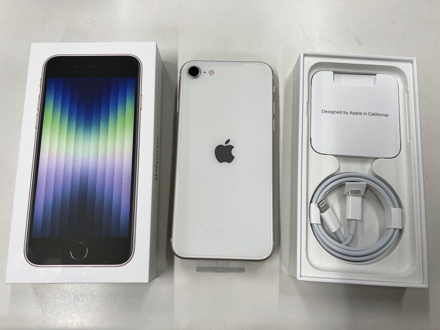 ムスビー｜未使用品 SIMフリー iPhone SE3 64GB スターライト メーカー 