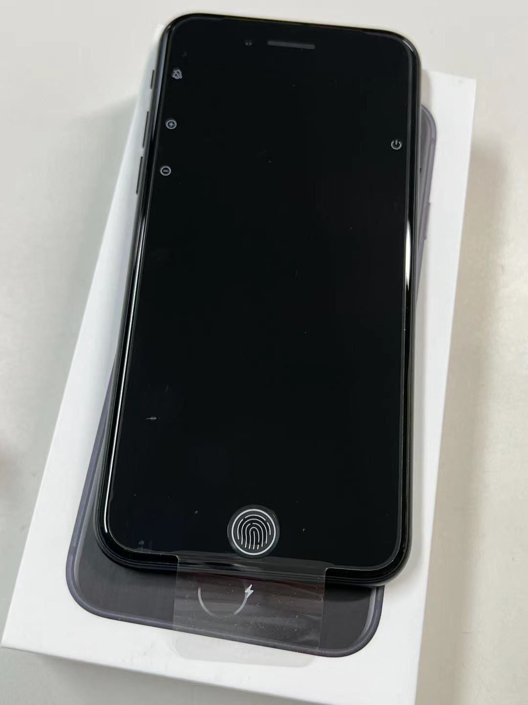 ムスビー｜未使用品 SIMフリー iPhone SE（第3世代）64GB Midnight 訳 