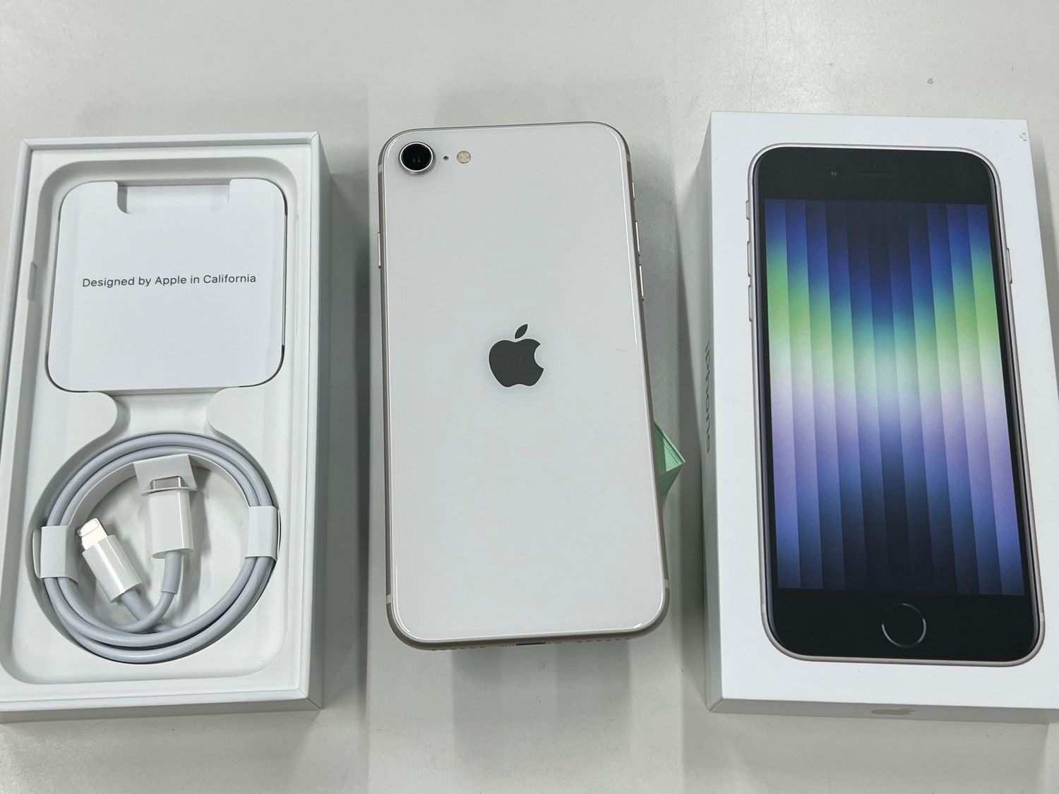 ムスビー｜未使用品 SIMフリー iPhone SE3 64GB スターライト 一括〇  