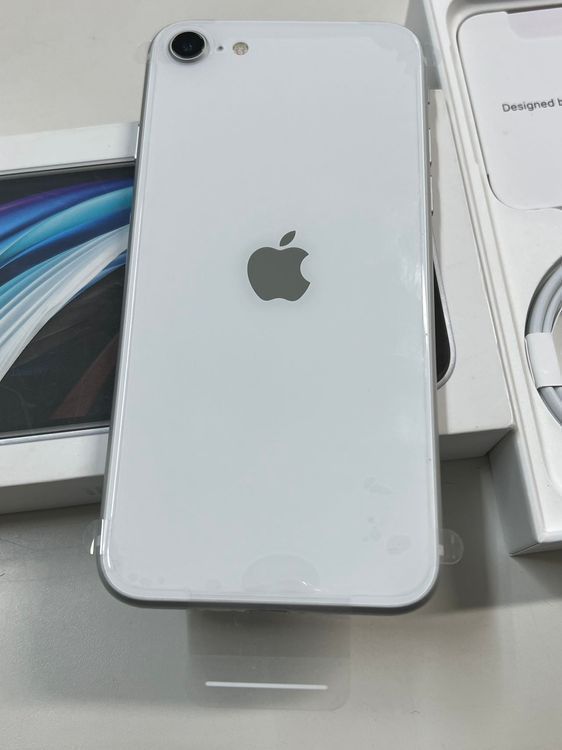iPhoneSE2 128GB SIMフリー 新品未使用 ホワイト 白 A（新品未使用  