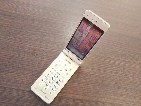 ムスビー｜【ケータイ市場】SIMロック解除済/docomo/P-01J/ゴールド 