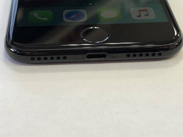 ムスビー｜☆特価品☆docomo iPhone7 32GB ジェットブラック【iPhone7  