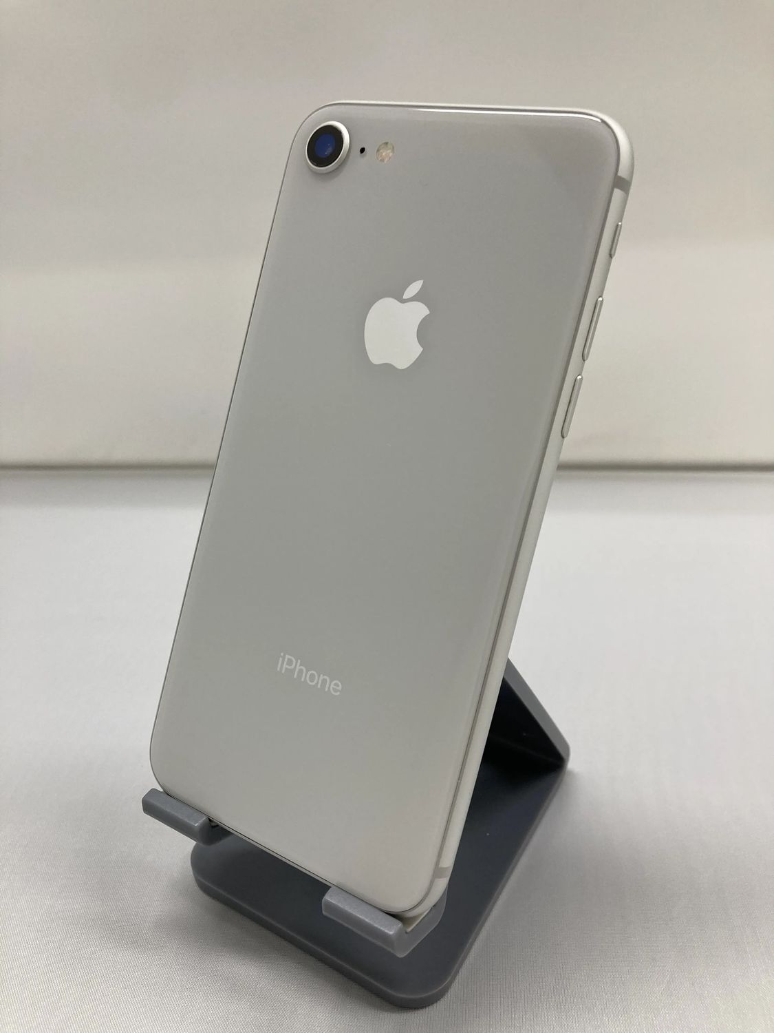 ムスビー｜iPhone 8 64GB シルバー SIMフリー バッテリー82％ NW制限