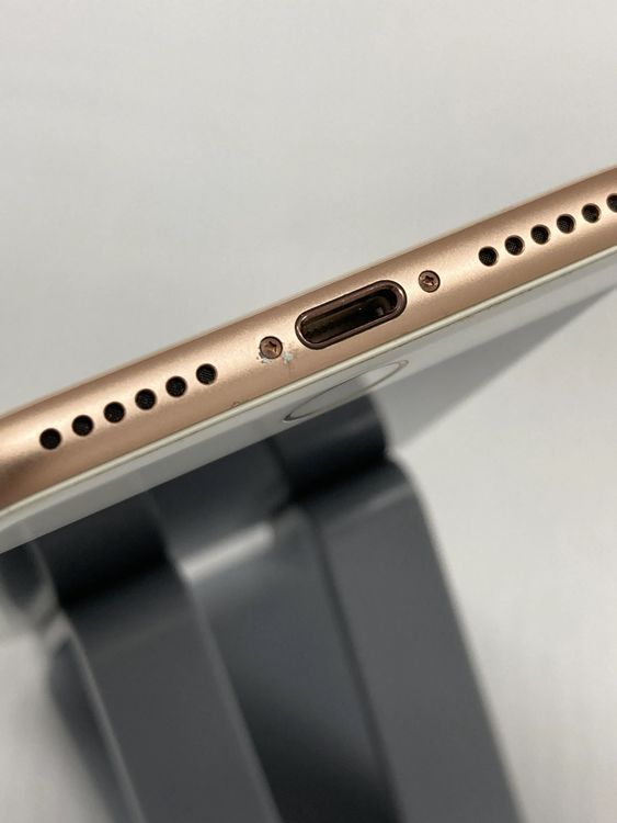 iPhone 8 64GB ������� SIM�ե꡼ �Хåƥ꡼100�� NW���¡�