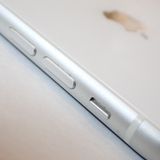 �ڼ��ߤʤߡۡ�Z711��au��iPhoneXR��64GB��MT032J/A�����