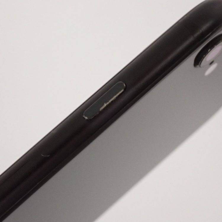 �ڼ��ߤʤߡۡ�Z684���ɥ����iPhoneSE ��2���� 128GB NXD02J/A �������