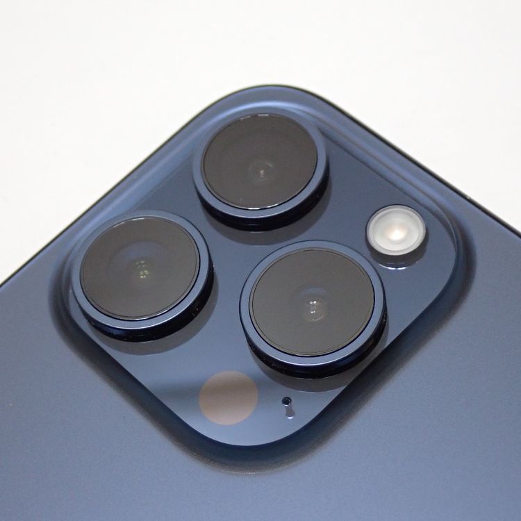 �ڼ��ߤʤߡۡ�Z759��SIM�ե꡼��iPhone15 Pro��256GB��MTUG3J/A�����