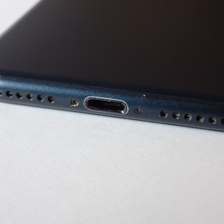 �ڼ��ߤʤߡۡ�Z764��au��iPhoneSE ��3�����128GB��MMYF3J/A�����