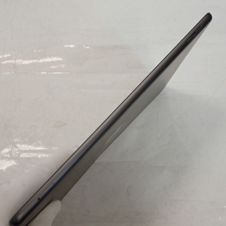 �ڼ��ߤʤߡۡ�Z721��SIM�ե꡼��iPad(��9����) 64GB NK473J/A ���