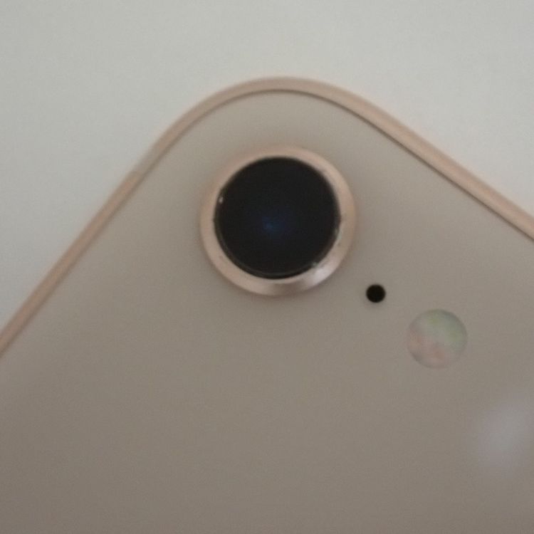 �ڼ��ߤʤߡۡ�Z687���ɥ����iPhone8 64GB MQ7A2J/A����š������