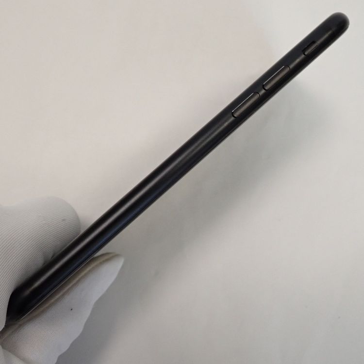 �ڼ��ߤʤߡۡ�Z733��SIM�ե꡼��iPhoneSE(��2����) 128GB�����