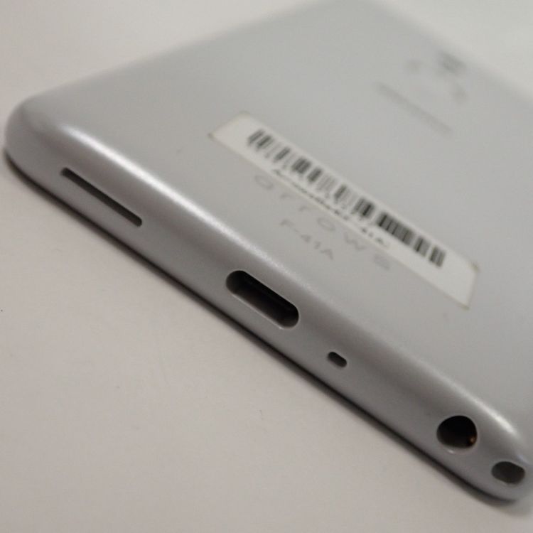 �ڼ��ߤʤߡۡ�Z705���ɥ����arrows Be4 F-41A �ۥ磻�� �����