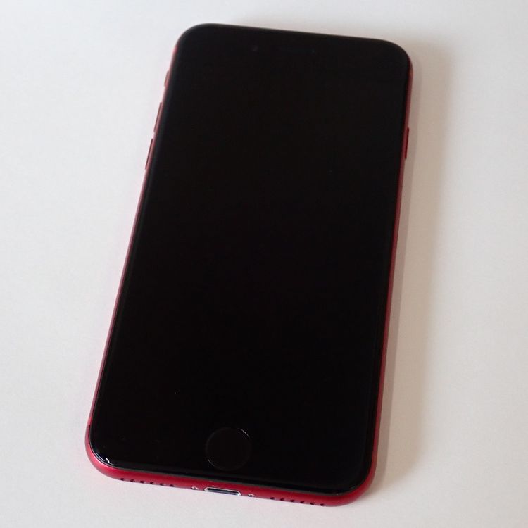 �ڼ��ߤʤߡۡ�Z765��au��iPhoneSE ��3�����128GB��MMYH3J/A�����
