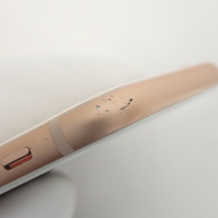 �ڼ��ߤʤߡۡ�Z688���ɥ����iPhone8 64GB NQ7A2J/A ���