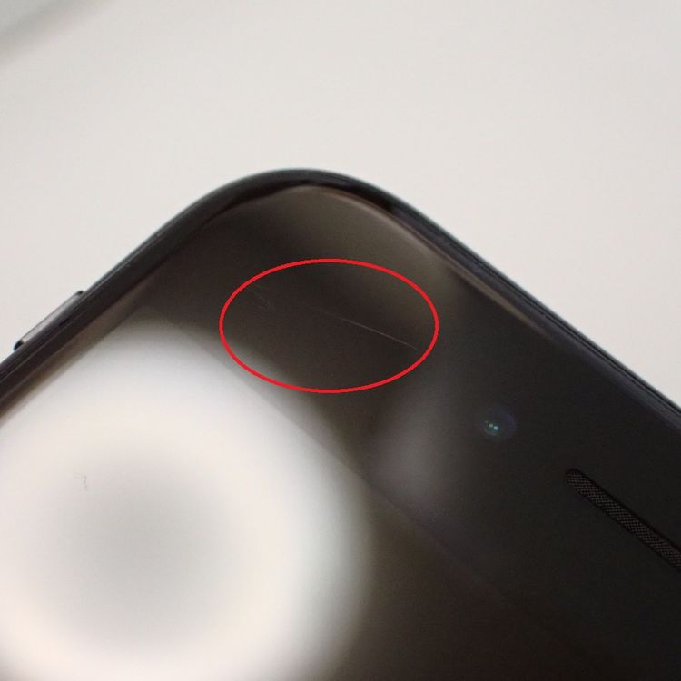 �ڼ��ߤʤߡۡ�Z733��SIM�ե꡼��iPhoneSE(��2����) 128GB�����