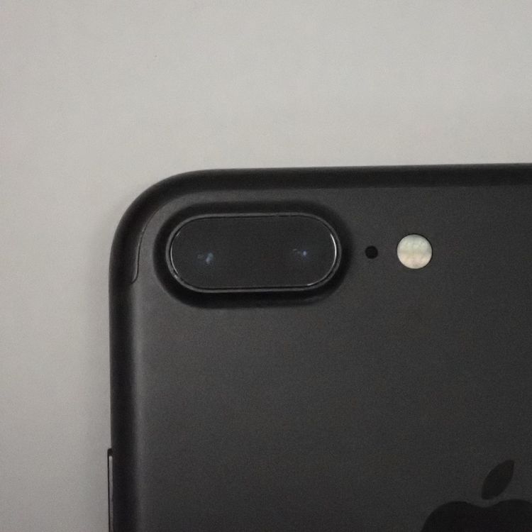 �ڼ��ߤʤߡۡ�Z768��au��iPhone7Plus MN6L2J/A 256GB �֥�å� ���